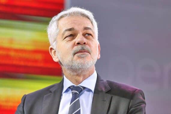 Carlo Masala spricht über internationale Politik, Selbstsicherheit und Talkshow-Erfahrungen.