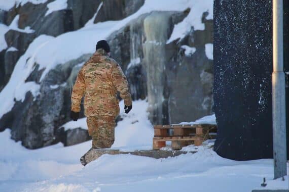 Dänische Soldaten auf Grönland, vorbereitend auf NATO-Mission zum Schutz der Arktis-Region.