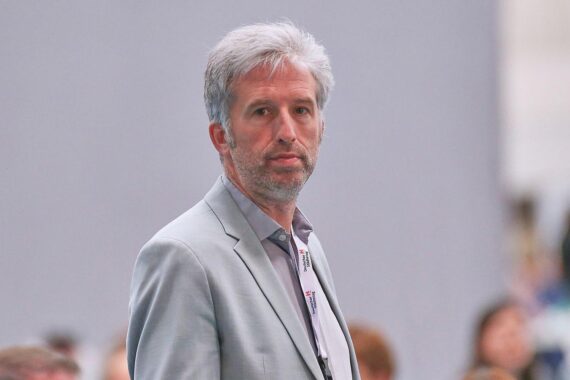 Boris Palmer und Cem Özdemir diskutieren über mögliche ministerielle Rollen in Baden-Württemberg.