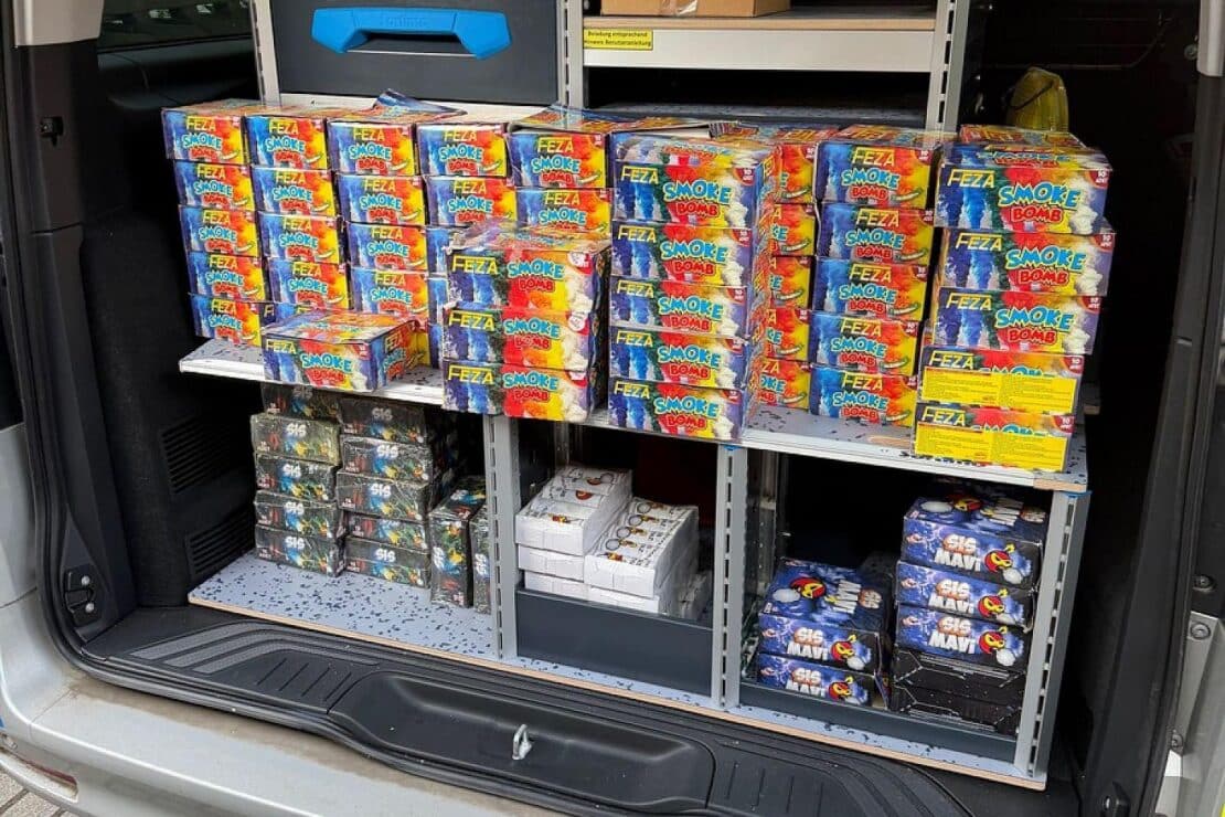 Polizei stellt bei Kontrollen in Duisburg illegale Pyrotechnik sicher