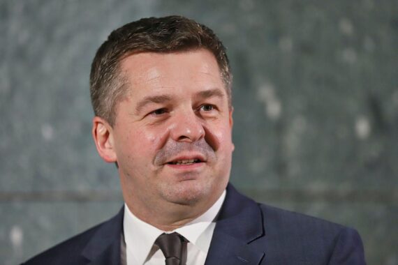 Sven Schulze diskutiert Rückkehr ukrainischer Männer zur Unterstützung ihrer Heimat und Stabilität.