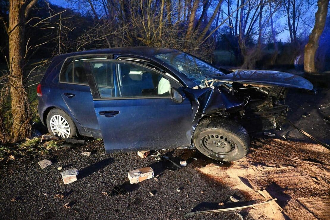 Schwerer Unfall bei Darnebeck – 19-Jährige verletzt