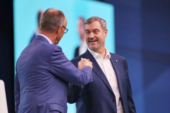 Friedrich Merz und Markus Söder auf Parteitag: Lob, Politik, Europa, Zusammenarbeit, Neuanfang.