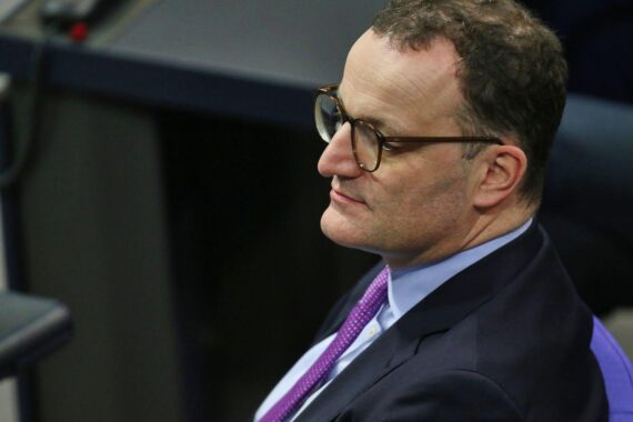 Jens Spahn diskutiert nukleare Teilhabe und transatlantische Beziehungen in Berlin.