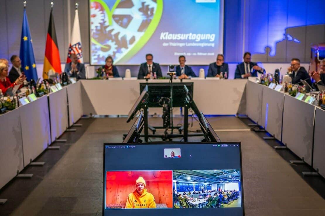 Thüringer Regierung gratuliert Olympiasieger Langenhahn per Liveschaltung