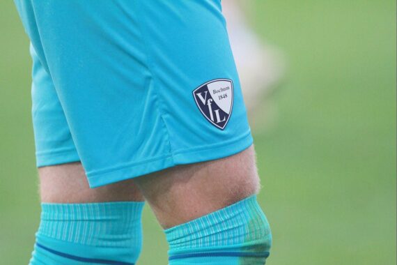 VfL Bochum Spieler, Logo, Stadion, Fans, Pyrotechnik, Geldstrafe, Fußball, DFB, unsportliches Verhalten.