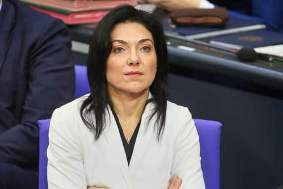 Katherina Reiche fordert Steuerentlastungen für Unternehmen und Beschäftigte in Deutschland.