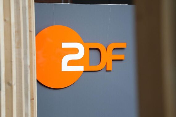 ZDF-Logo, Nachrichtensendung, Kritik an Fake-Videos, Abschiebungen, Kinder, Entschuldigung, journalistische Standards.