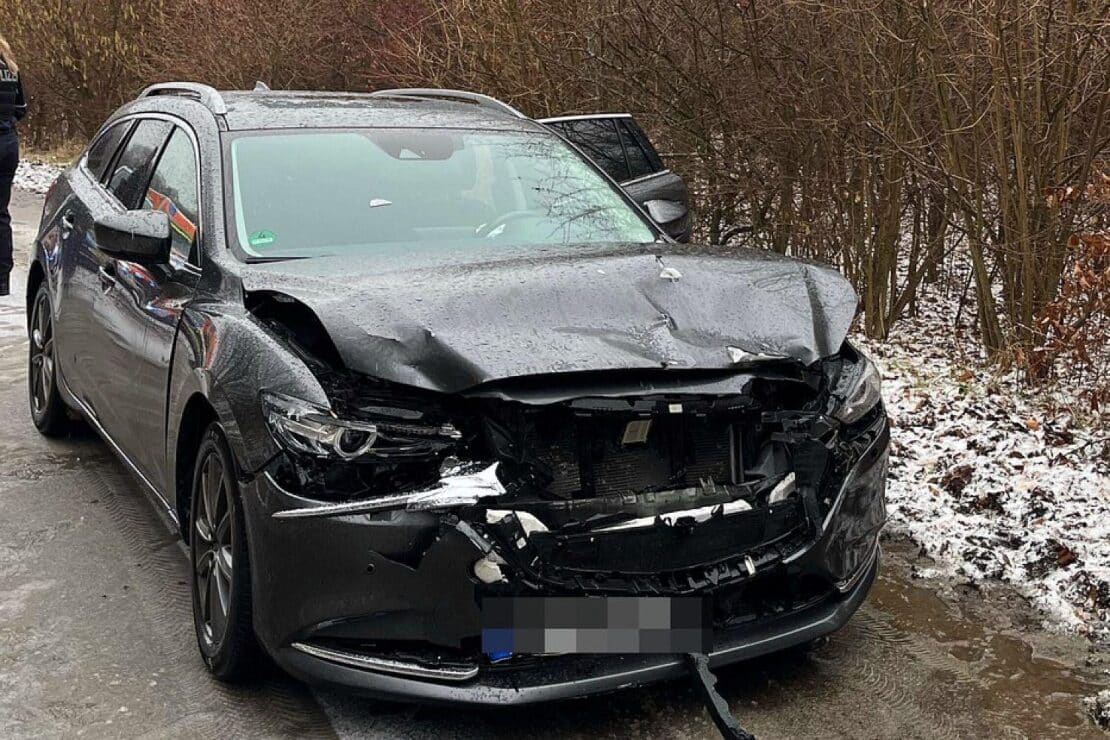 Zwei Frauen bei Frontalzusammenstoß in Hagen-Dahl verletzt