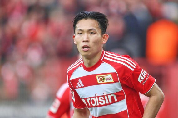 Woo-yeong Jeong jubelt nach seinem entscheidenden Tor für Union Berlin gegen SC Freiburg.
