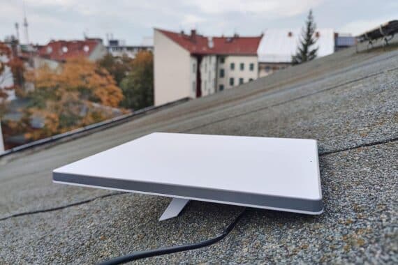 Satelliteneinheit von Starlink, Mobilfunktechnologie, Smartphones, schnelles Internet, Zukunftsperspektive, Konkurrenz.