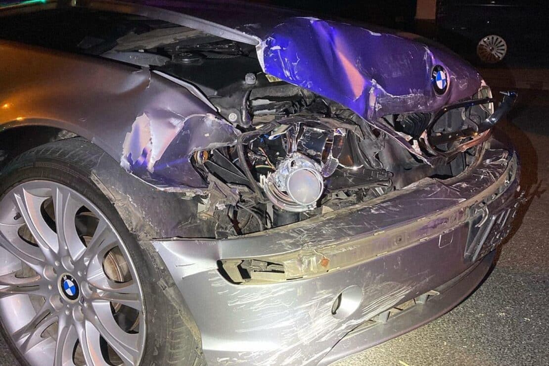 Betrunkener Fahrer flüchtet nach Unfall mit drei Verletzten in Bielefeld