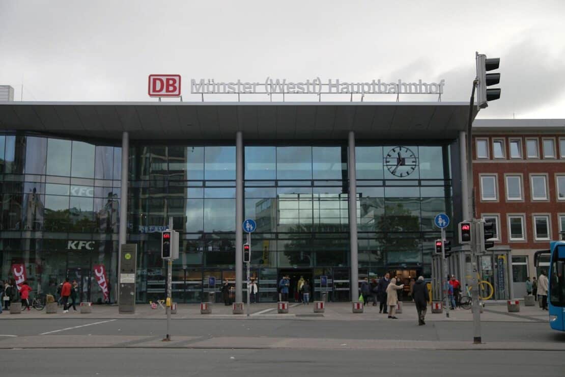 Bundespolizei nimmt zwei Personen mit Haftbefehl in Münster fest