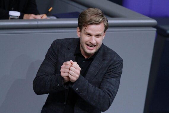 Robin Mesarosch kritisiert die SPD-Führung und fordert innere Demokratie und frische Ideen.