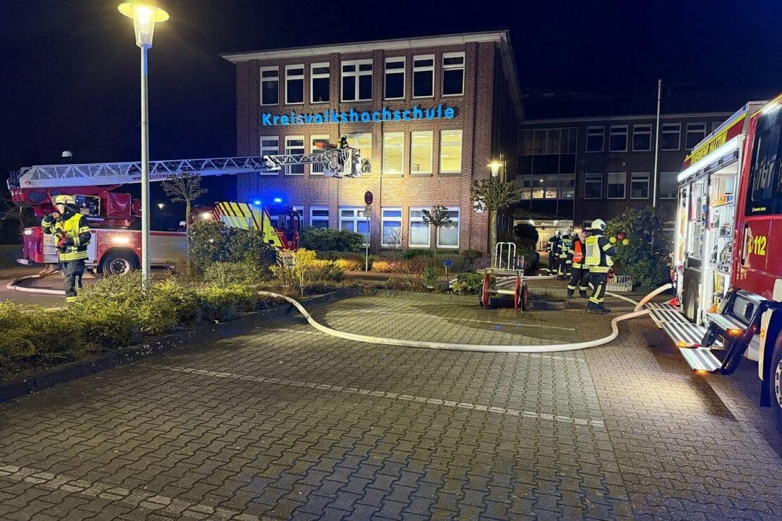 Feuerwehren trainieren Ernstfall bei Großübung in Aurich-Haxtum
