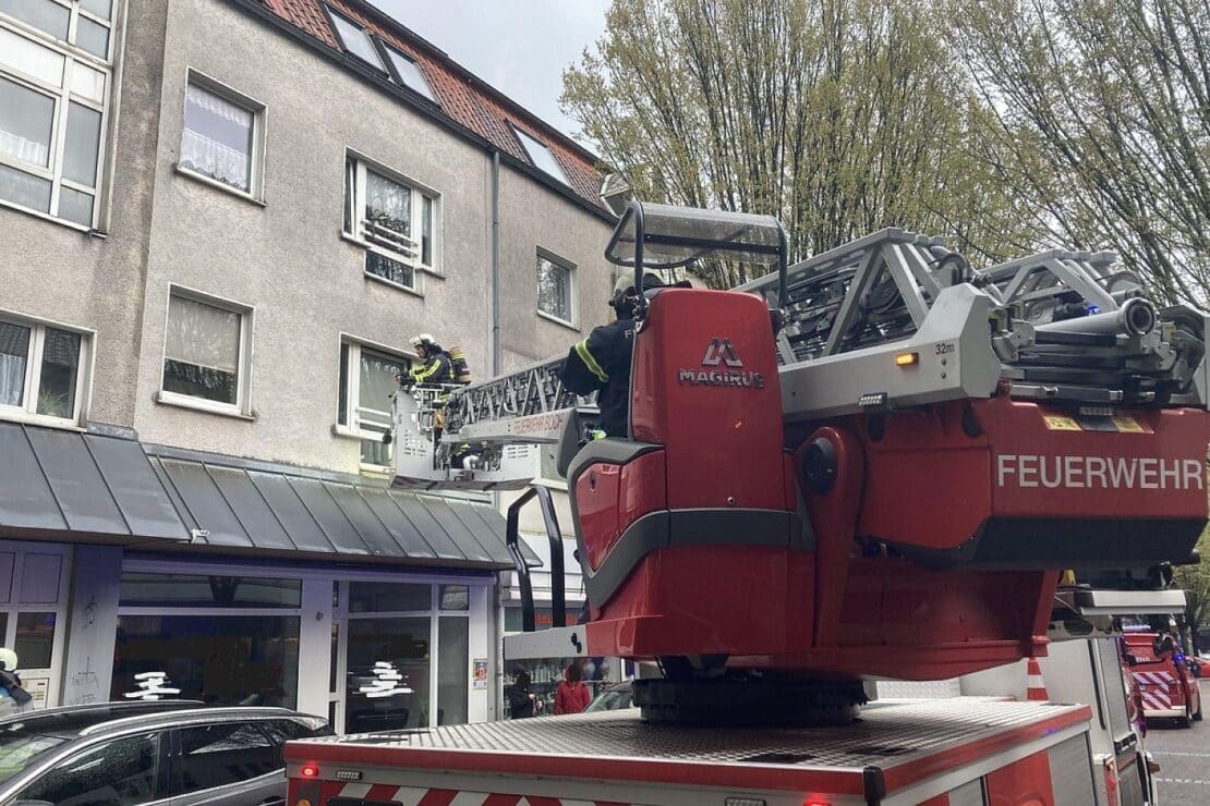 Frau bei Wohnungsbrand in Bochum schwer verletzt
