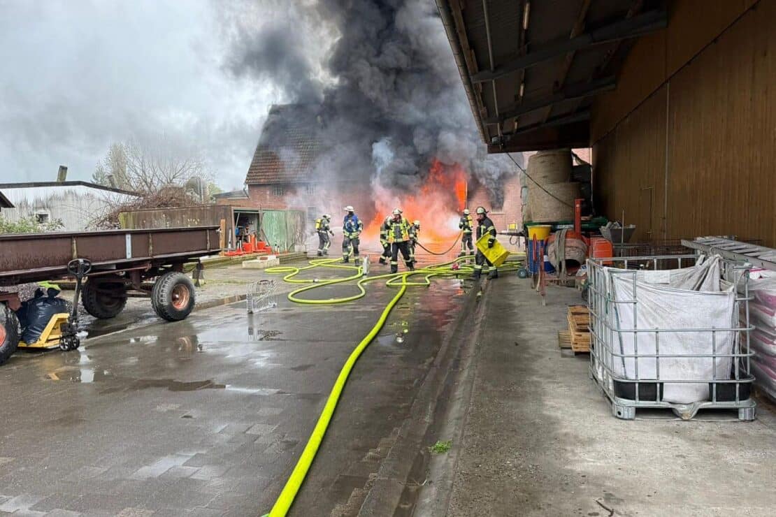 Großbrand in landwirtschaftlichem Betrieb bei Werne vernichtet Stall