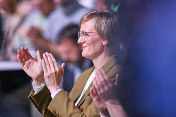 Franziska Brantner und Belit Onay diskutieren neuen Liberalismus, Freiheit, Gerechtigkeit und Nachhaltigkeit.