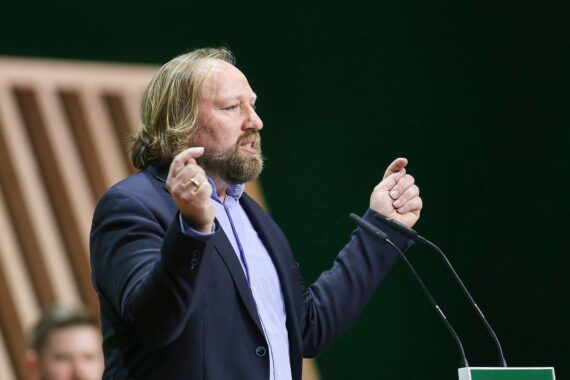 Anton Hofreiter fordert intergouvernementalen Fonds zur Finanzierung der Ukraine ohne Ungarn.