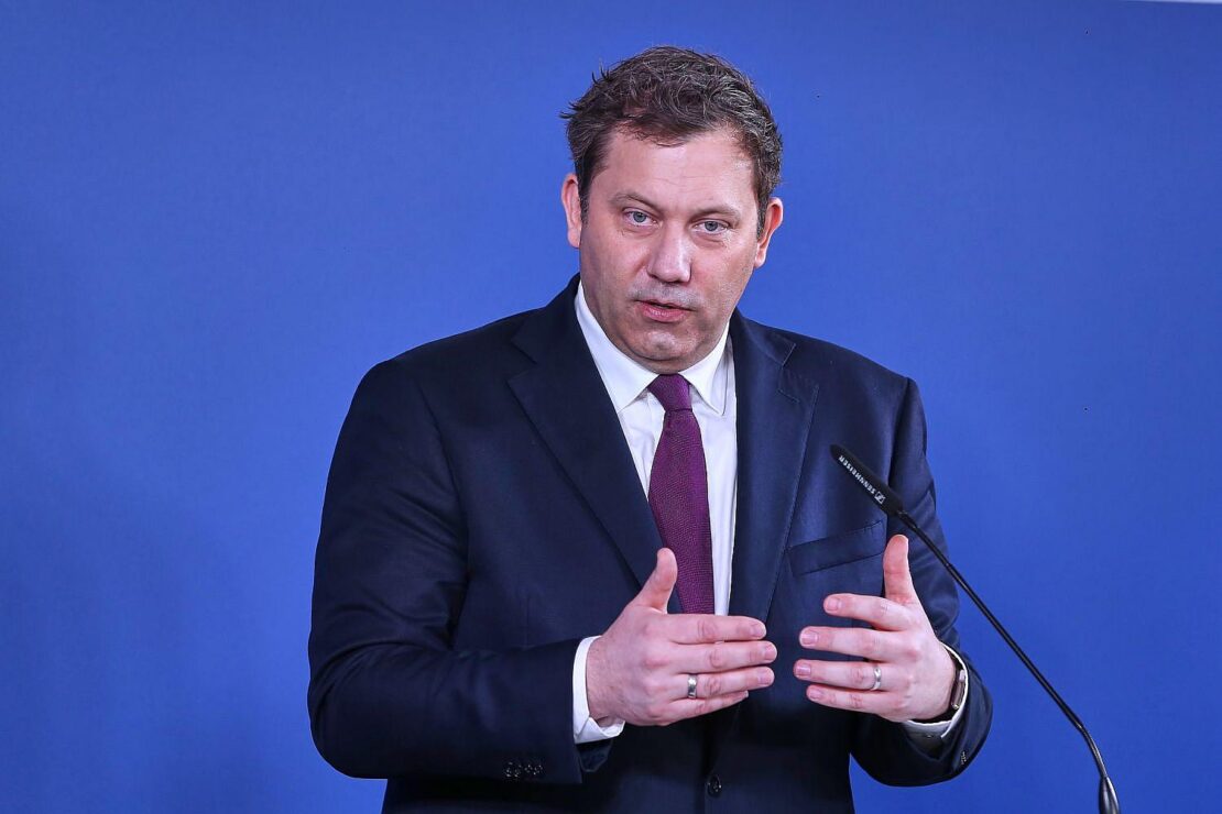 Klingbeil will sich bei Rente stärker an Beitragsjahren orientieren