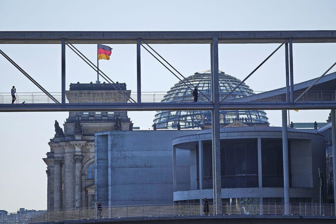 Klöckner kündigt umfangreiche Bundestagsumbauten für Cyberschutz an