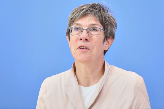 Annegret Kramp-Karrenbauer spricht über die mögliche Wahl einer Bundespräsidentin in Berlin.
