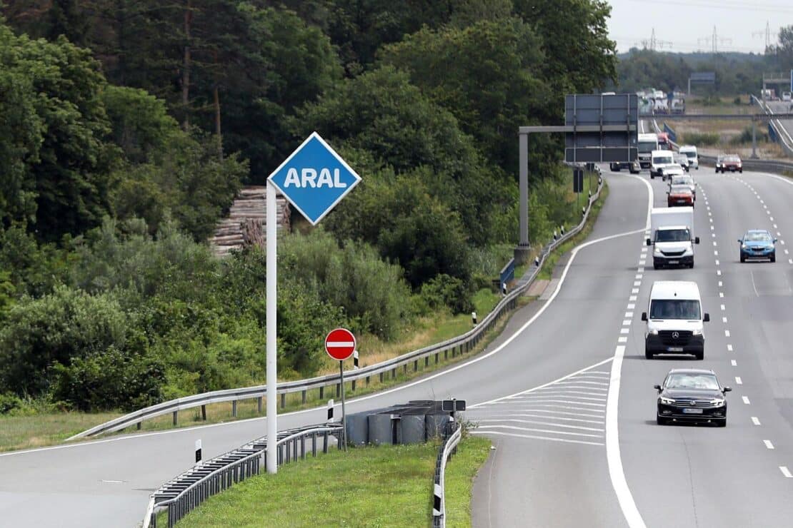 Ölkrise: Umwelthilfe fordert Tempolimit statt autofreier Sonntage