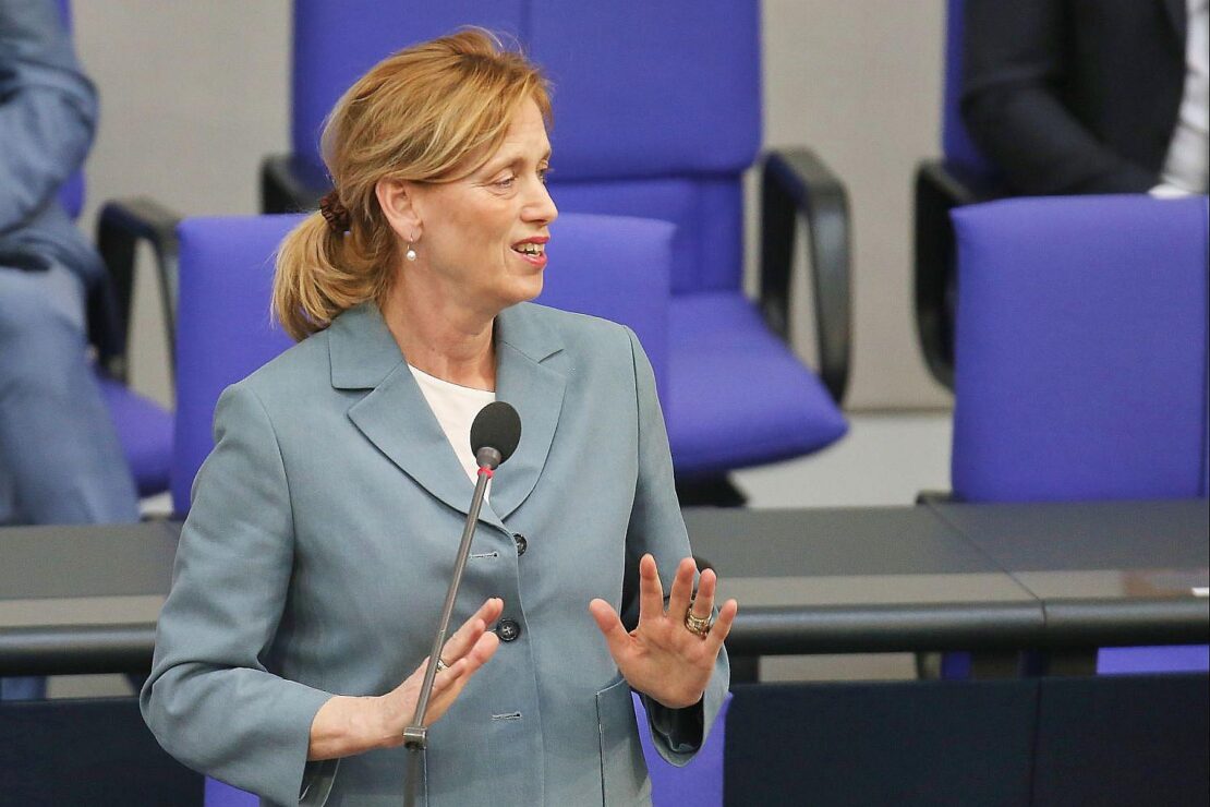 Prien plant umfassende Reform der Kinder- und Jugendhilfe