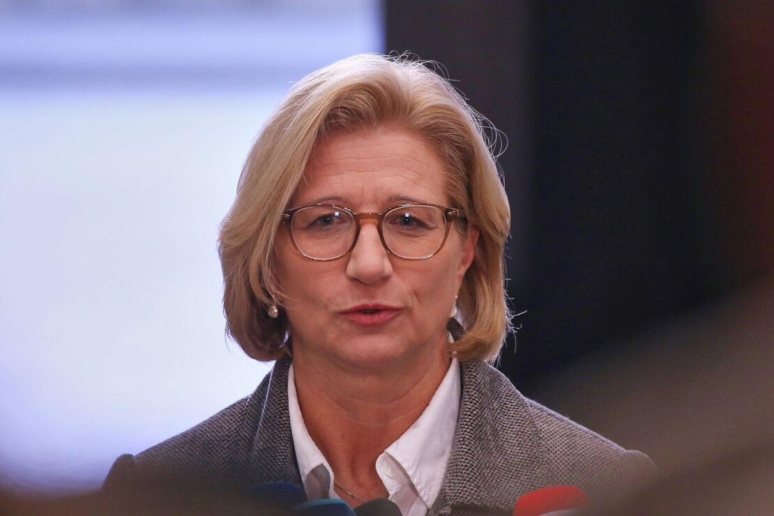 Rehlinger warnt vor Lockerung der Ölsanktionen gegen Russland