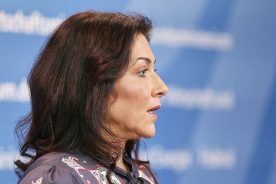 Katherina Reiche spricht über wirtschaftliche Herausforderungen durch den Irankrieg und Gaspreise.