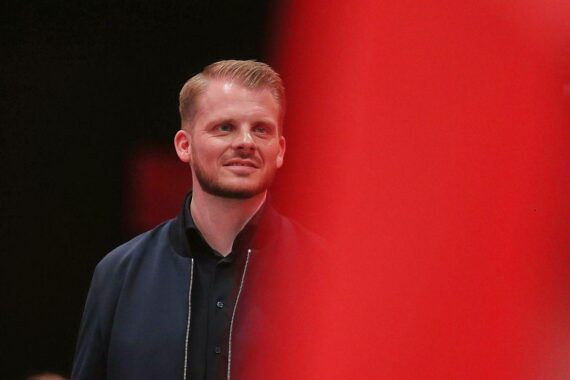 Tim Klüssendorf spricht zur SPD-Wahlanalyse und deren Auswirkungen auf Regierungspläne in Berlin.
