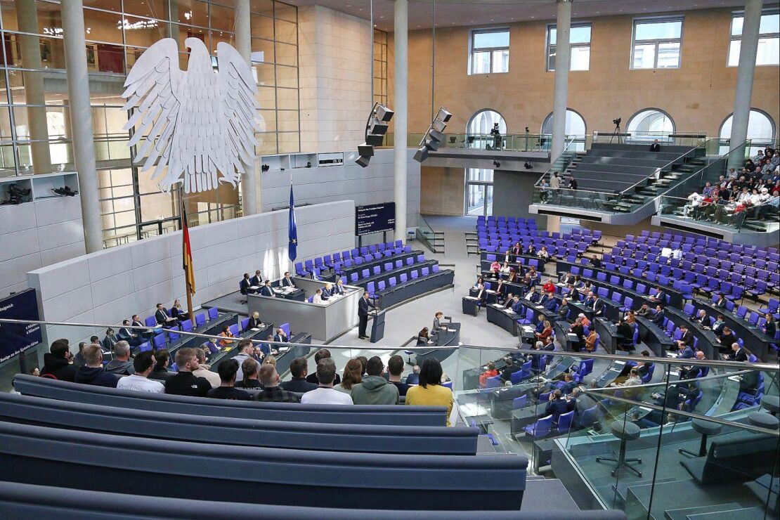 Schwarz-Rot will Abgeordnetengesetz verschärfen