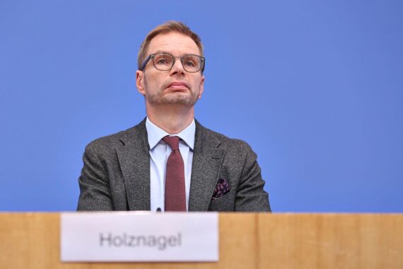 Reiner Holznagel diskutiert Steuerreform: Kritik an Erhöhung des Spitzensteuersatzes.