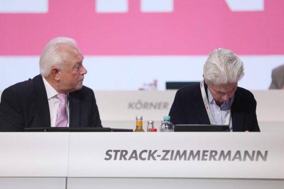 FDP-Politiker Kubicki und Strack-Zimmermann diskutieren mögliche Doppelspitze für Parteivorsitz.