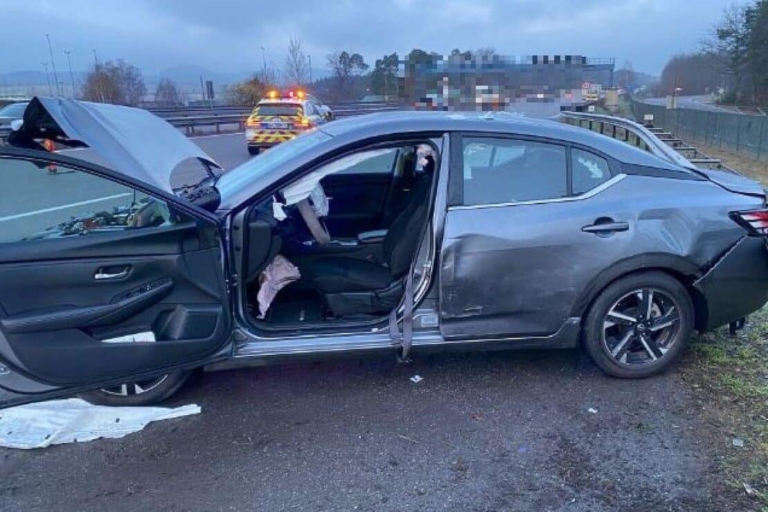 Unfall auf A6 bei Kaiserslautern nach Fahrstreifenwechsel