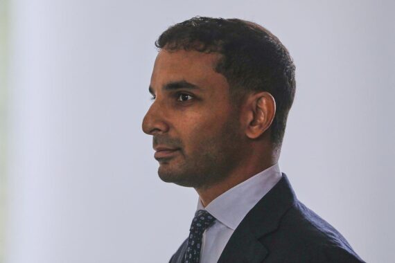 Botschafter Alattar spricht über Selbstverteidigung der VAE gegen Iran-Angriffe in Berlin.