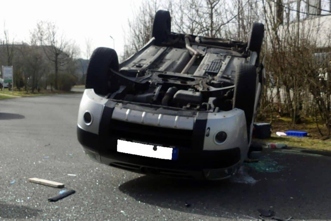 Vier Personen nach Unfall in Windhagen leicht verletzt