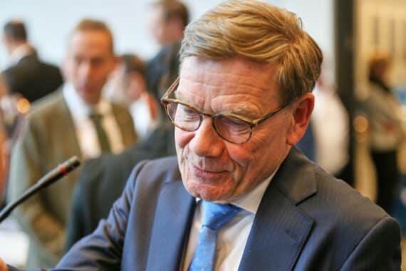 Johann Wadephul diskutiert mit US-Außenminister, europäische Rolle im Iran-Konflikt betont.