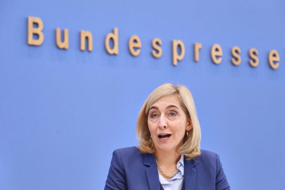 Nina Warken spricht über Kompromisse zur Krankenkassenfinanzierung in Berlin.