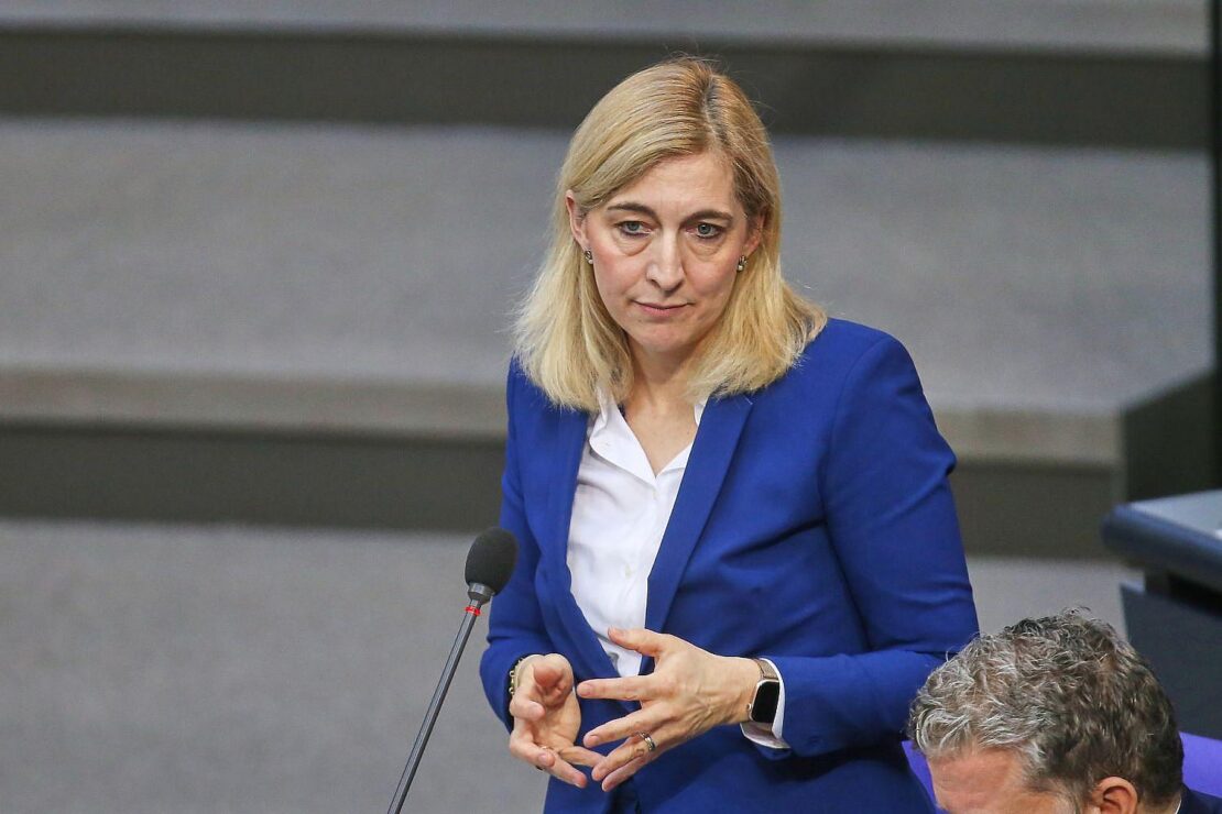 Warken freut sich über EU-Einigung zum Pharmapaket