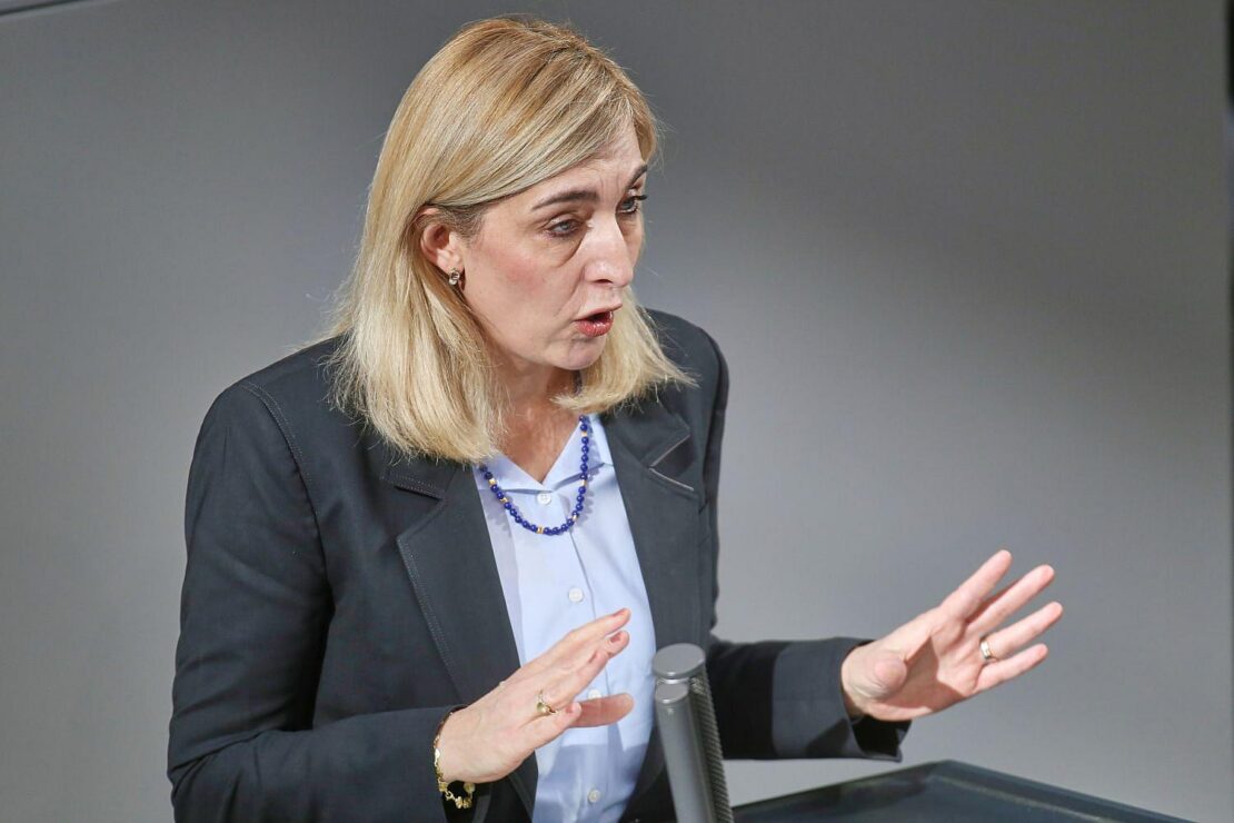 Warken kündigt umfassende Reformen im Gesundheitswesen an