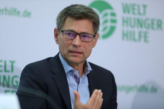 Mathias Mogge, der Generalsekretär der Welthungerhilfe, kritisiert Kürzungen in der Entwicklungszusammenarbeit.