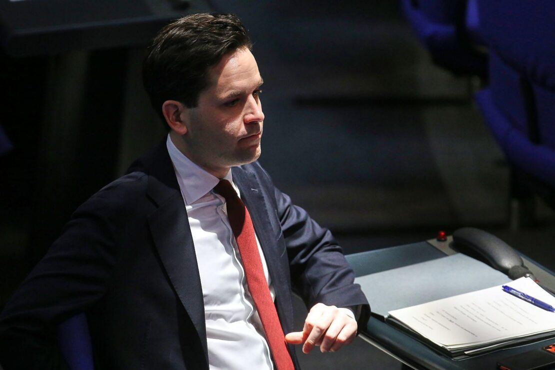 Winkel fordert stärkere Kontrolle des Finanzministers