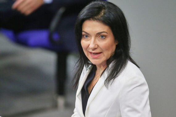 Katherina Reiche und Nir Barkat in Videokonferenz zur deutsch-israelischen Zusammenarbeit.