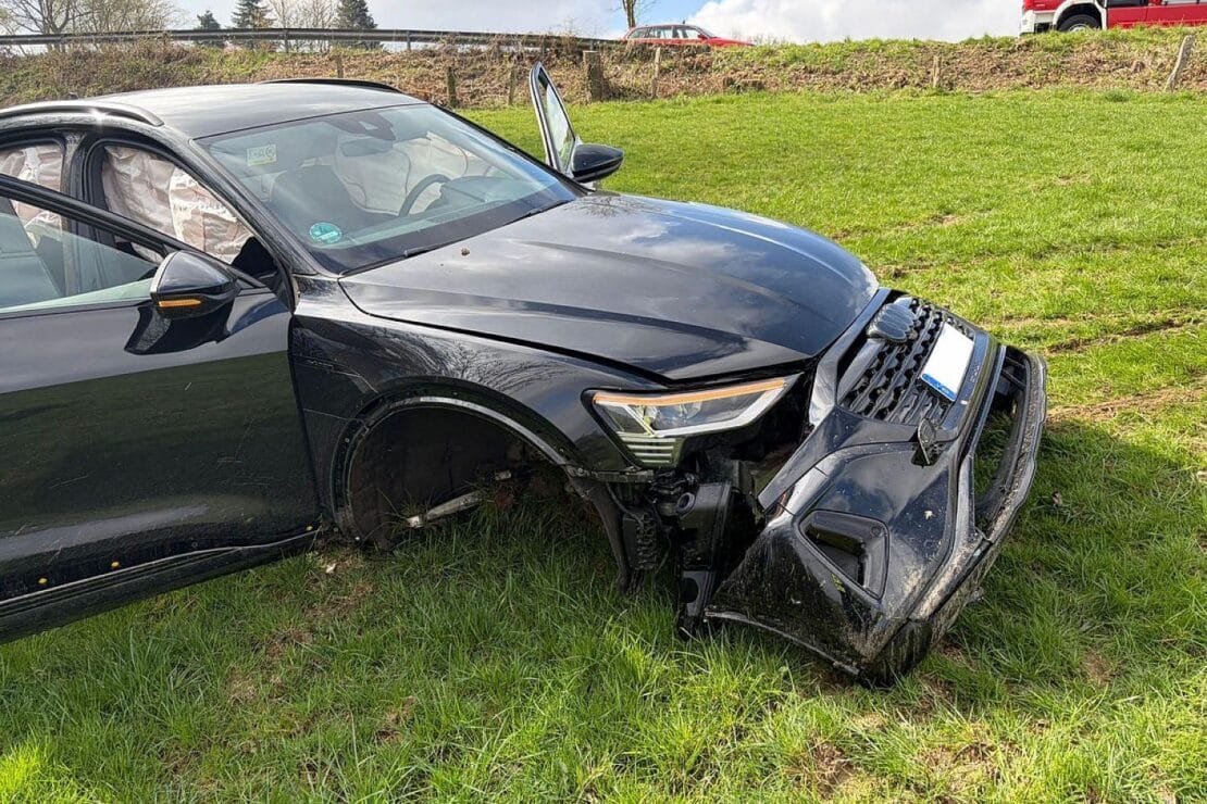 Zwei Leichtverletzte nach Unfall in Hennef-Westerhausen