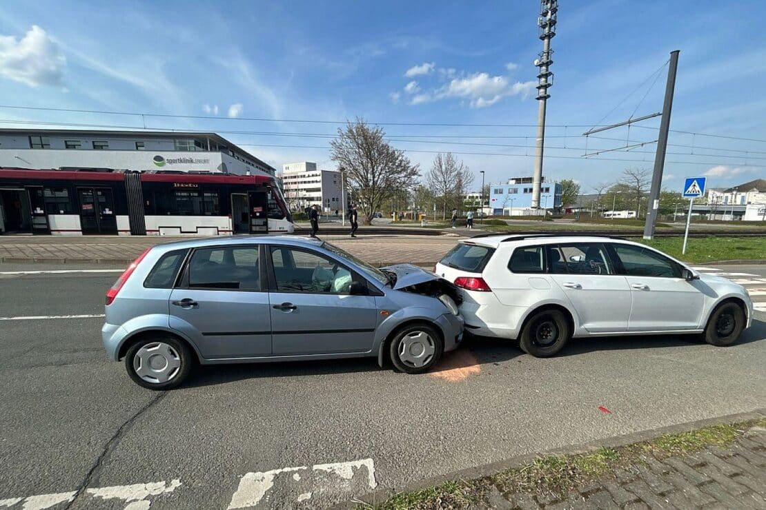 Auffahrunfall in Erfurt verletzt vier Personen