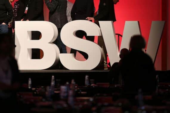 Frühlingsempfang der BSW-Fraktion: Gabriele Krone-Schmalz spricht über Entspannungspolitik und soziale Gerechtigkeit.