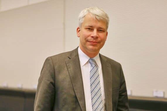 Steffen Bilger spricht über die Entschleunigung der Arbeit der Koalition zu Ostern.