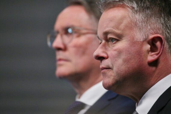 Gordon Schnieder und Alexander Schweitzer in einer Pressekonferenz zur neuen Koalitionsregierung in Rheinland-Pfalz.