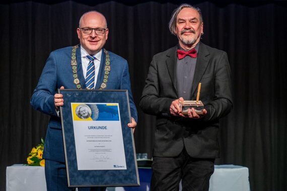 Oberbürgermeister überreicht den Stefan-Heym-Preis 2026 an Juri Andruchowytsch in Chemnitz.